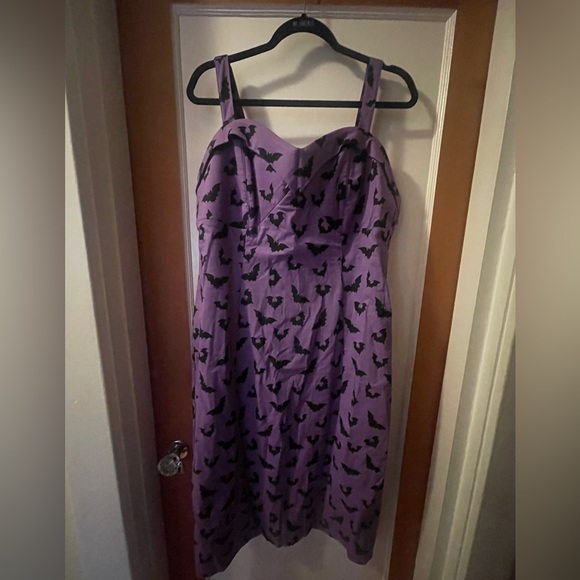 It’s Bats - Picture 3 of 6